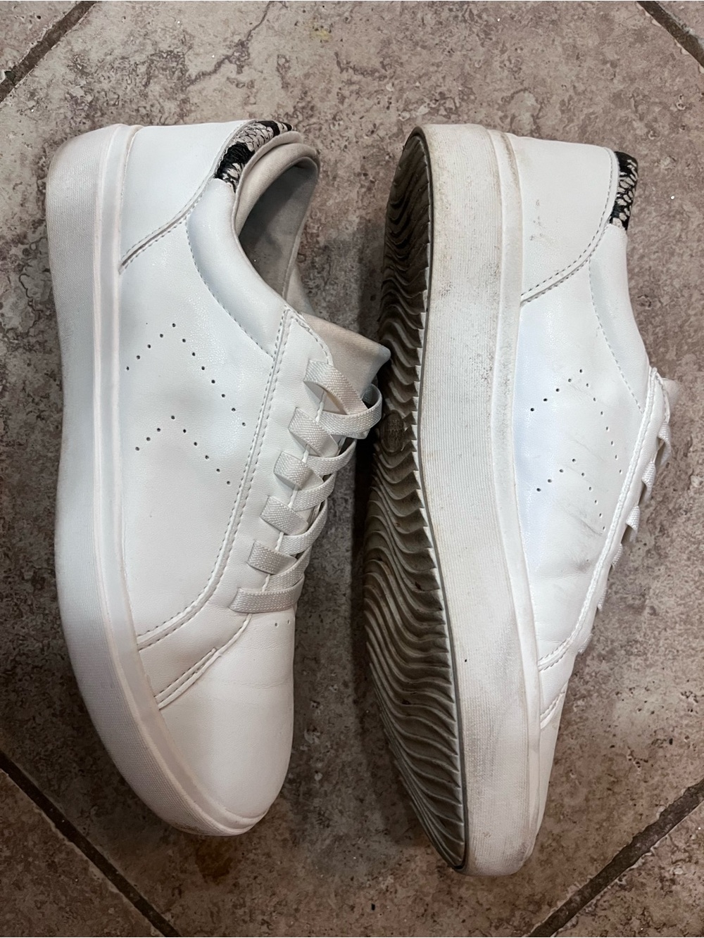 Dr. Scholl's White Leather Women's Low-Top Sneakers - Picture 5 of 9